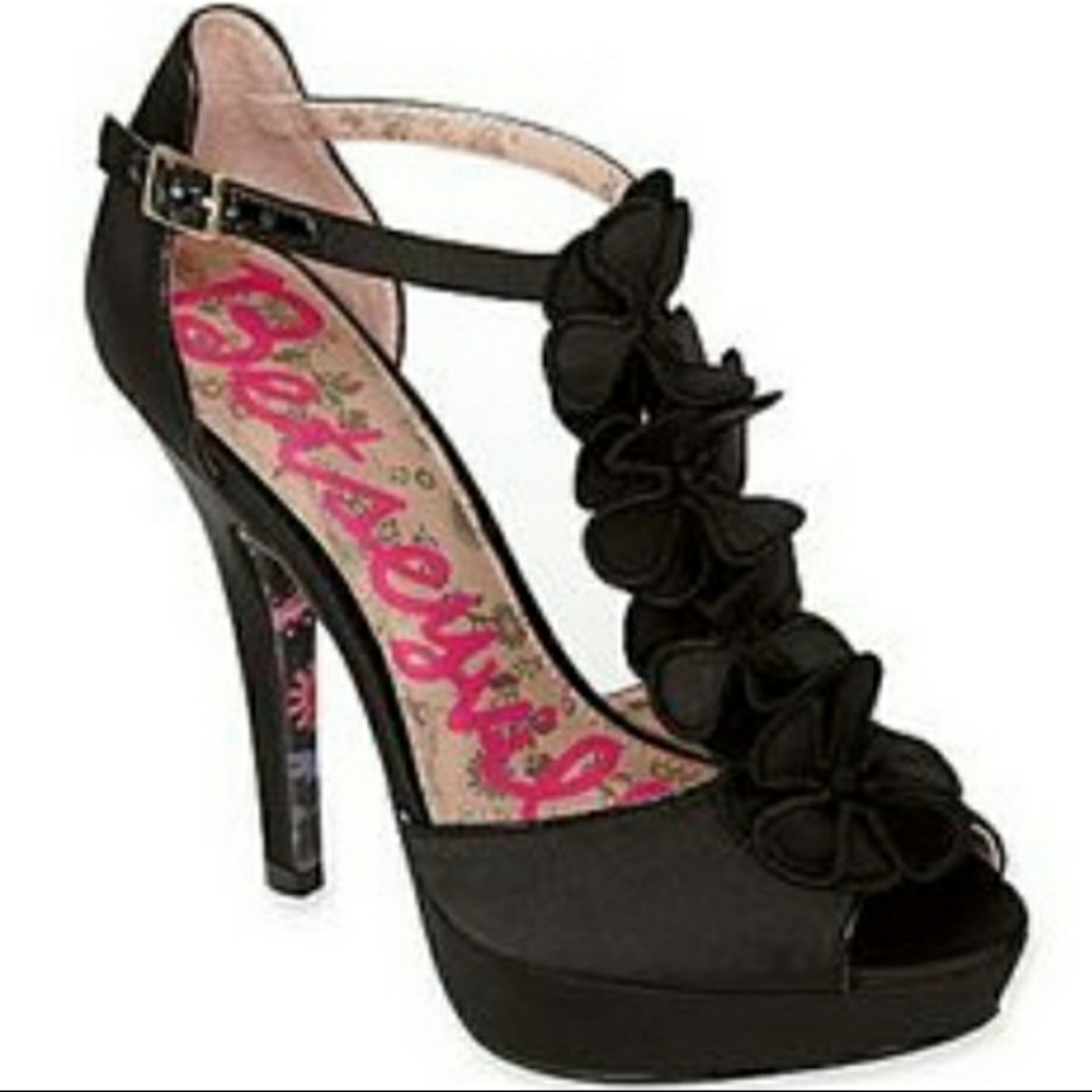 Betseyville by Betsey Johnson Heels
